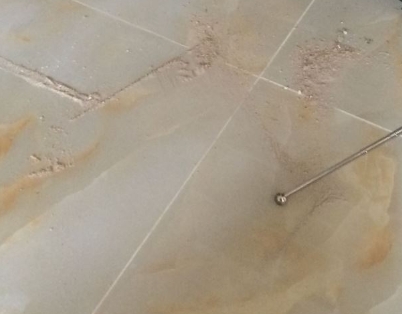 灵丘瓷砖空鼓维修公司分享粘合剂选择不当在瓷砖铺贴过程中可能导致以下问题