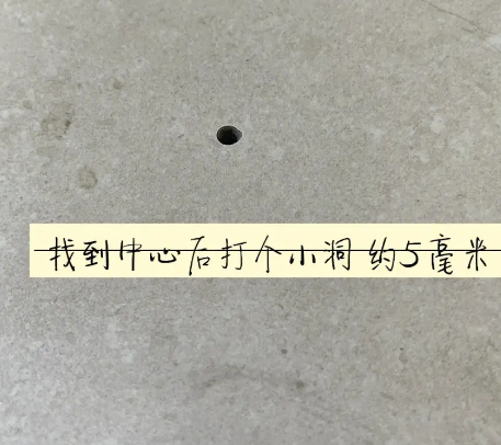 灵丘瓷砖空鼓维修公司专业解答在瓷砖铺贴过程中，如果砂料搅拌不均匀，将会带来以下问题
